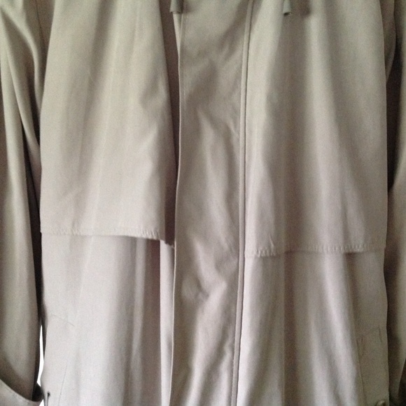 London Fog Tan Raincoat - Picture 12 of 16